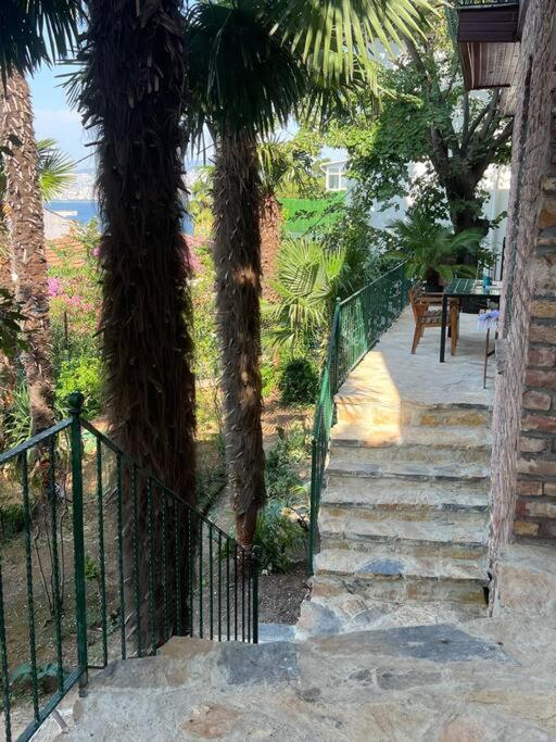 Apartamento Bueyuekada Al Koesk Adalar Exterior foto