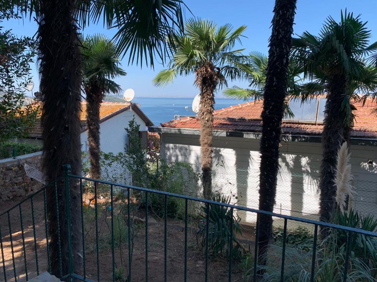 Apartamento Bueyuekada Al Koesk Adalar Exterior foto